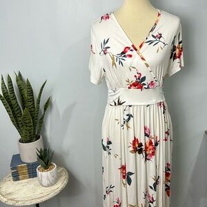 NWT Weaczzy floral dress size large